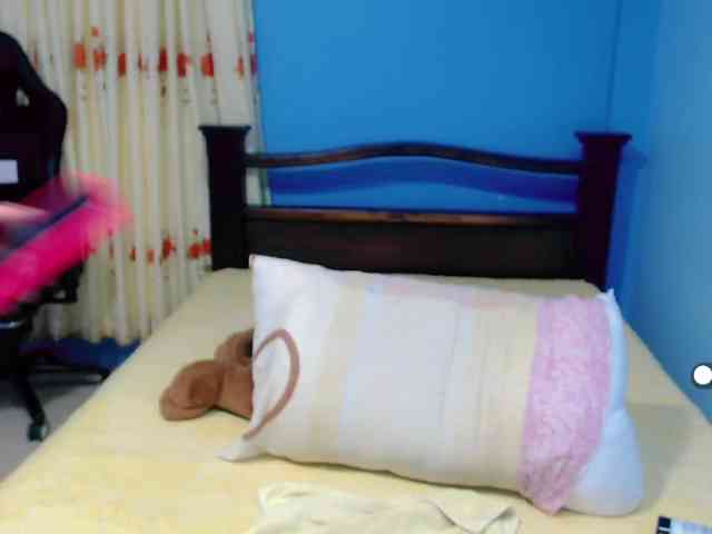 LilyBenet1 webcam