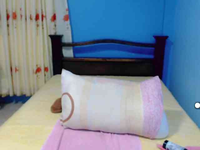 LilyBenet1 webcam