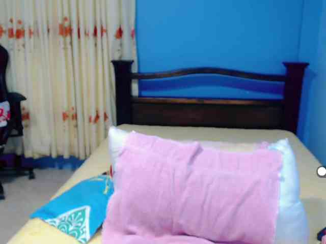 LilyBenet1 webcam
