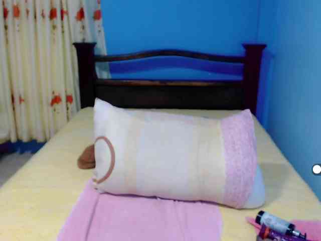 LilyBenet1 webcam