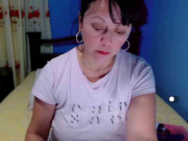 LilyBenet1 webcam
