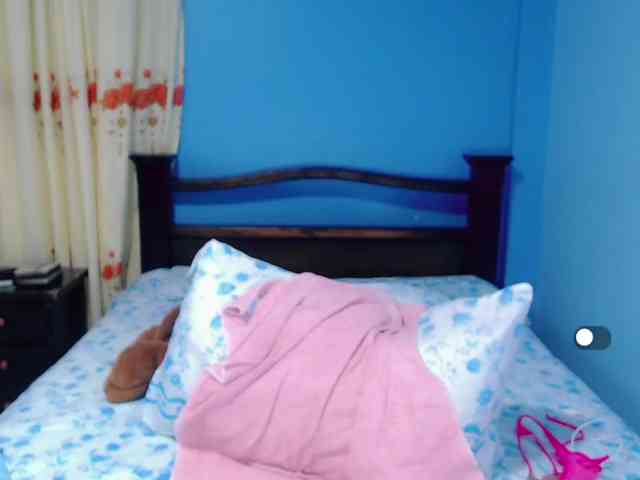 LilyBenet1 webcam