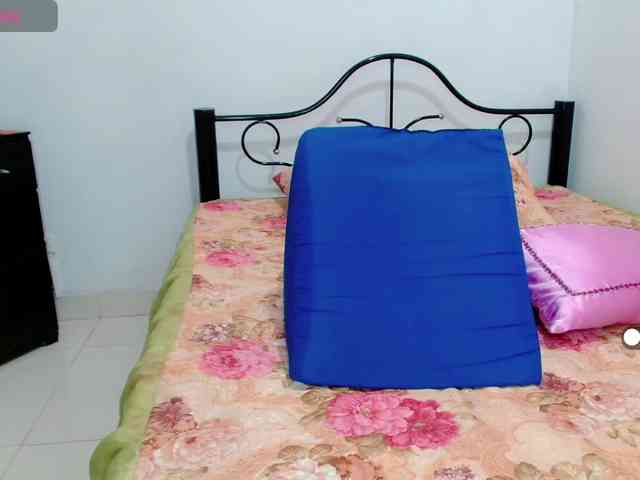 LilyBenet1 webcam