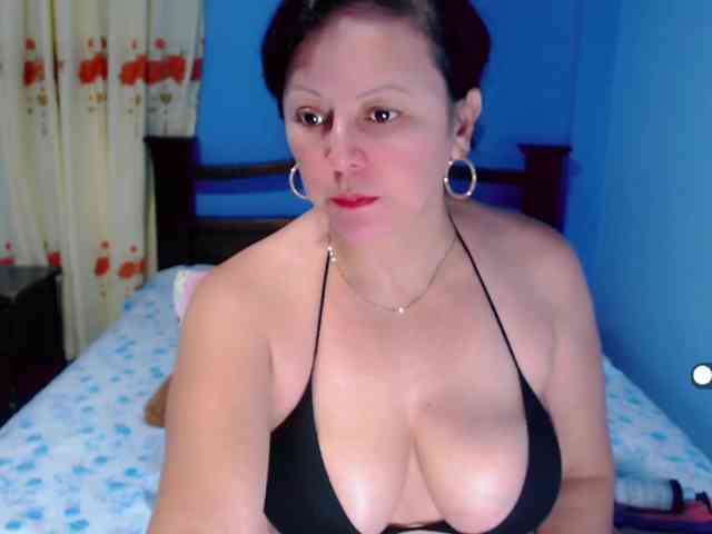 LilyBenet1 webcam