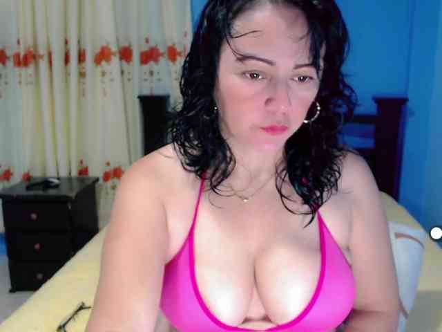 LilyBenet1 webcam