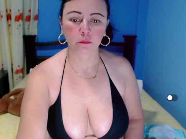 LilyBenet1 webcam