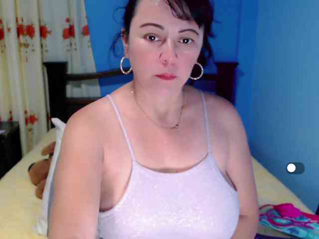 LilyBenet1 webcam