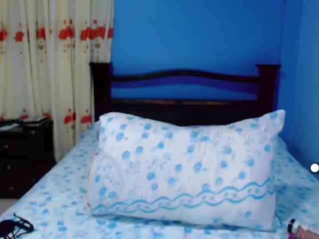 LilyBenet1 webcam
