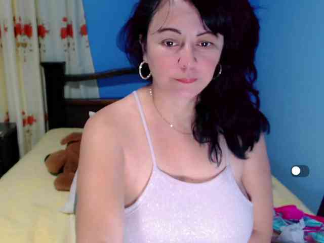 LilyBenet1 webcam