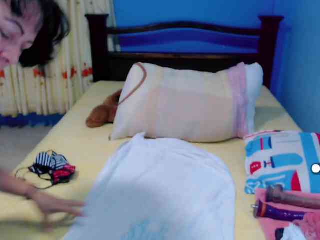 LilyBenet1 webcam