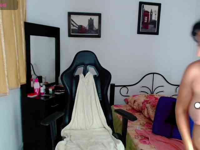 LilyBenet1 webcam