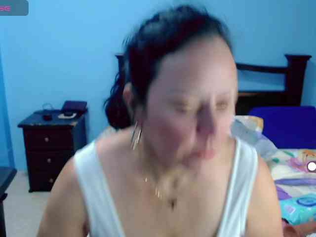 LilyBenet1 webcam