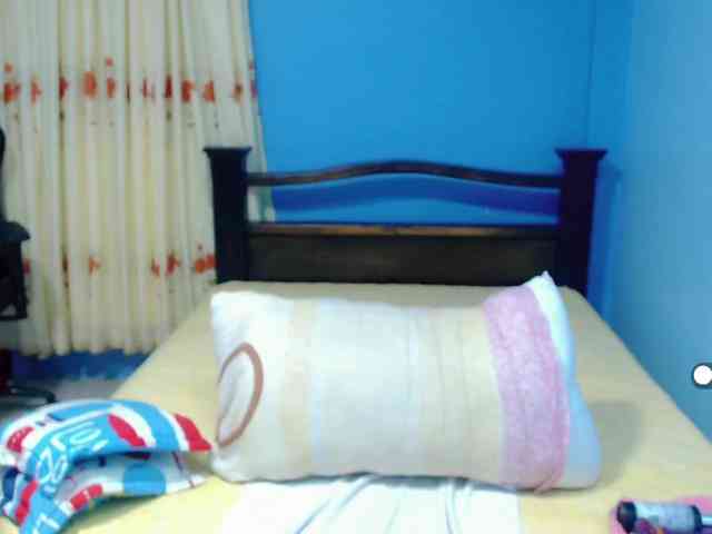 LilyBenet1 webcam