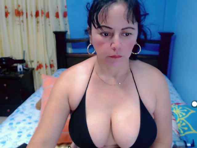 LilyBenet1 webcam