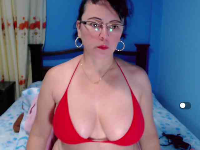 LilyBenet1 webcam