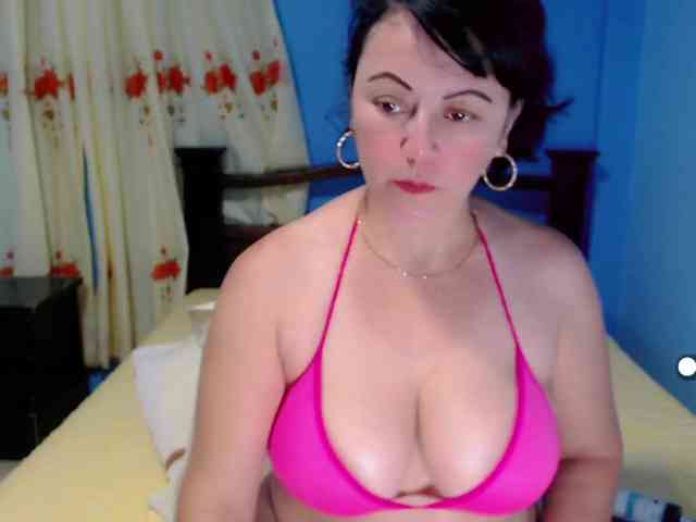 LilyBenet1 webcam