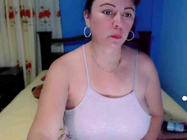LilyBenet1 webcam