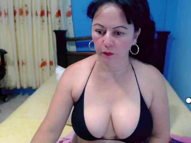LilyBenet1 webcam