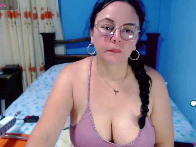 LilyBenet1 webcam