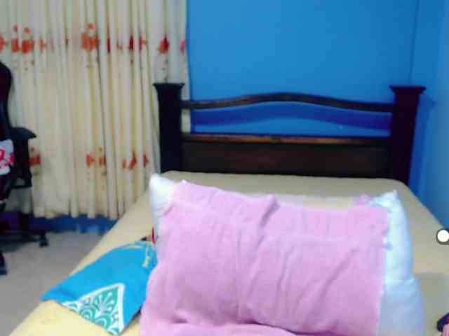 LilyBenet1 webcam