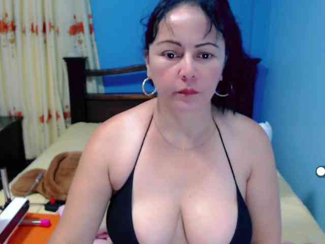 LilyBenet1 webcam