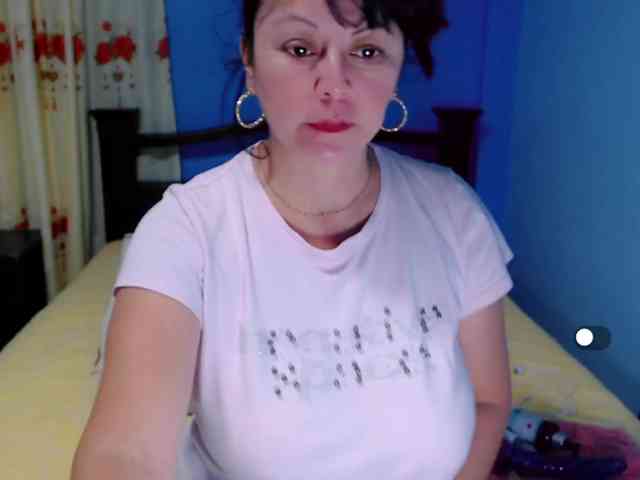 LilyBenet1 webcam