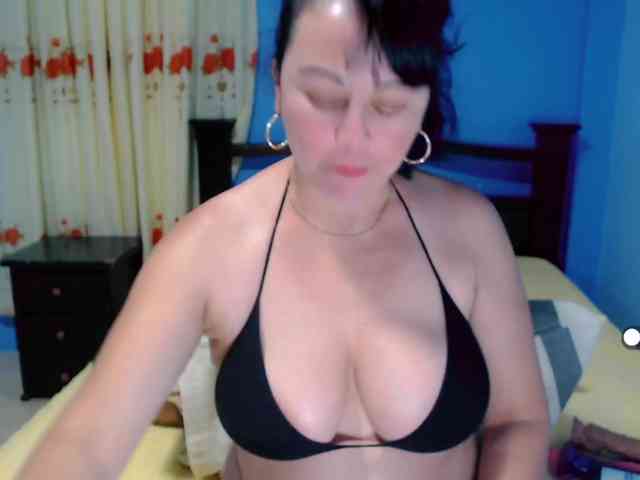 LilyBenet1 webcam