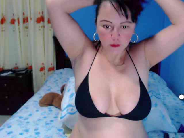 LilyBenet1 webcam