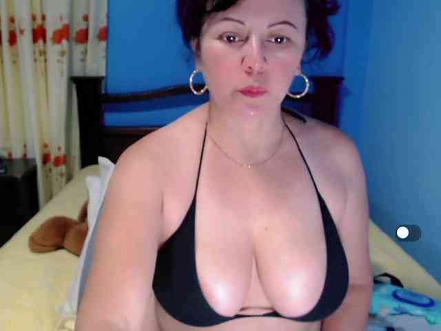 LilyBenet1 webcam