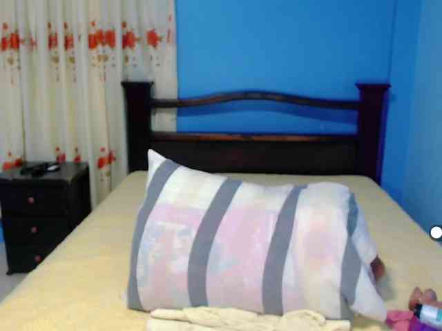 LilyBenet1 webcam