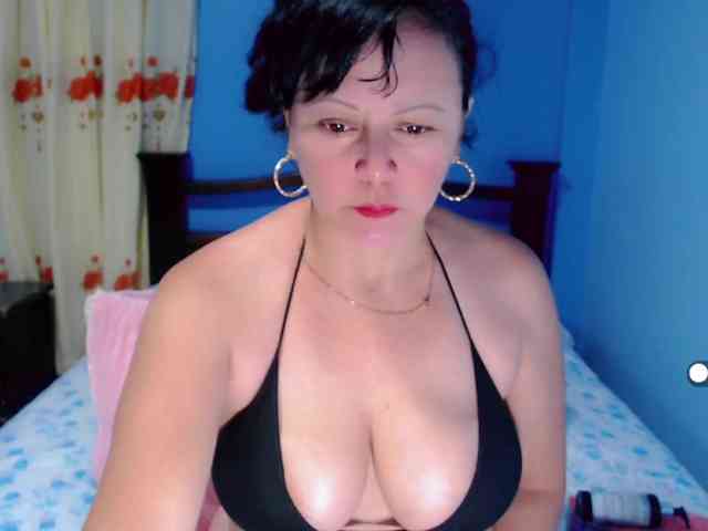 LilyBenet1 webcam
