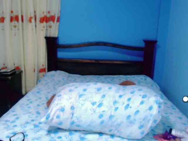 LilyBenet1 webcam