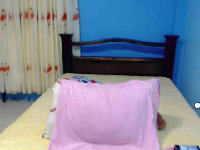 LilyBenet1 webcam