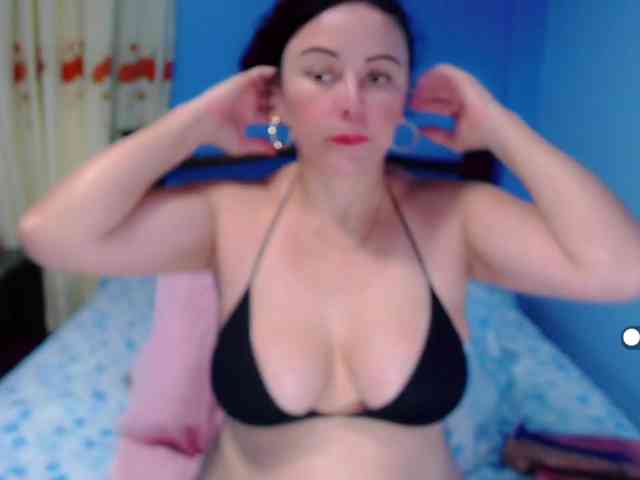 LilyBenet1 webcam