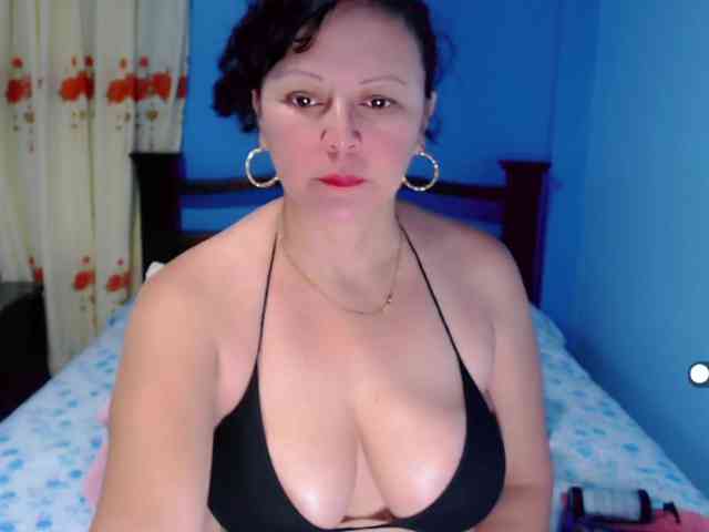 LilyBenet1 webcam