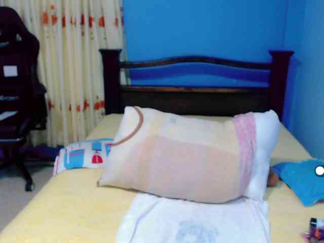 LilyBenet1 webcam