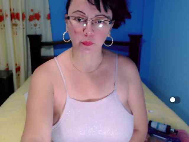 LilyBenet1 webcam