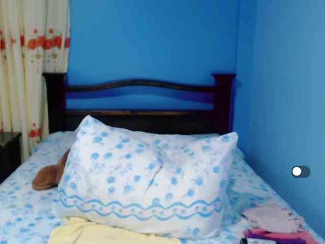 LilyBenet1 webcam