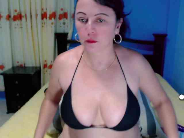 LilyBenet1 webcam