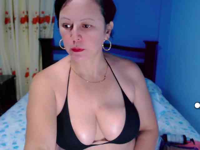 LilyBenet1 webcam