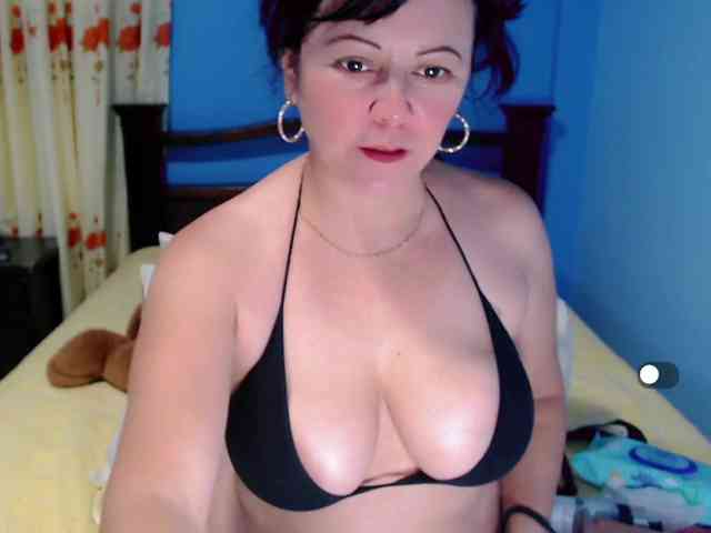 LilyBenet1 webcam
