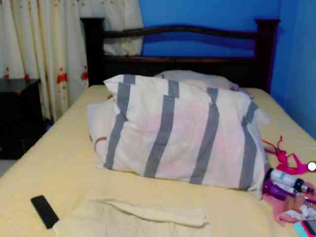 LilyBenet1 webcam