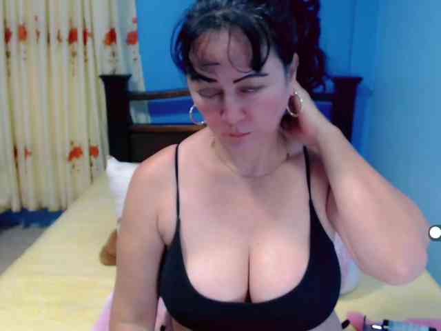 LilyBenet1 webcam