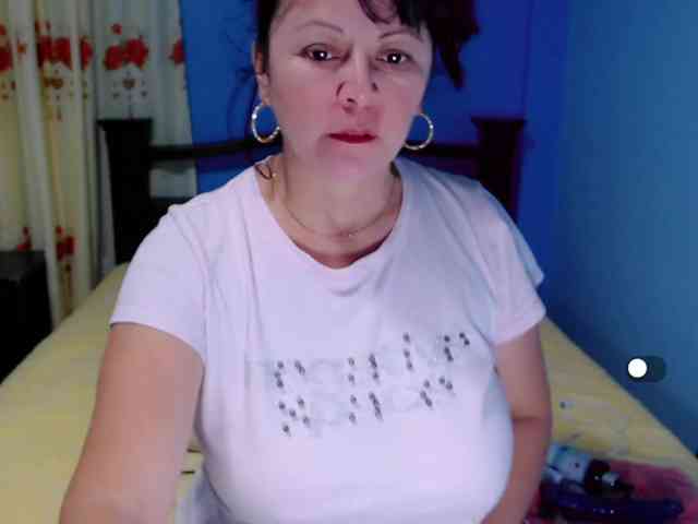 LilyBenet1 webcam