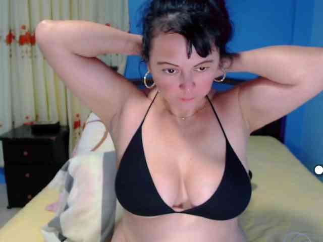 LilyBenet1 webcam