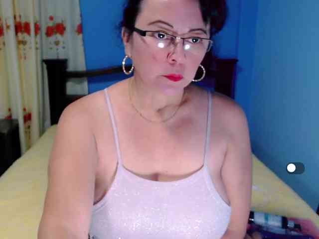 LilyBenet1 webcam