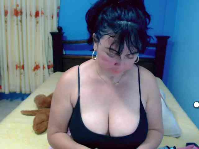 LilyBenet1 webcam