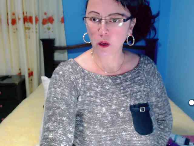 LilyBenet1 webcam