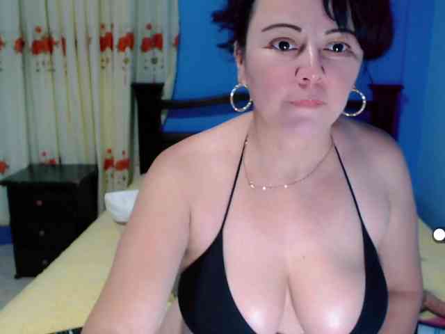 LilyBenet1 webcam