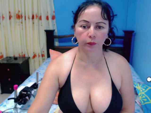 LilyBenet1 webcam